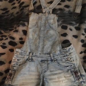 Short overalls